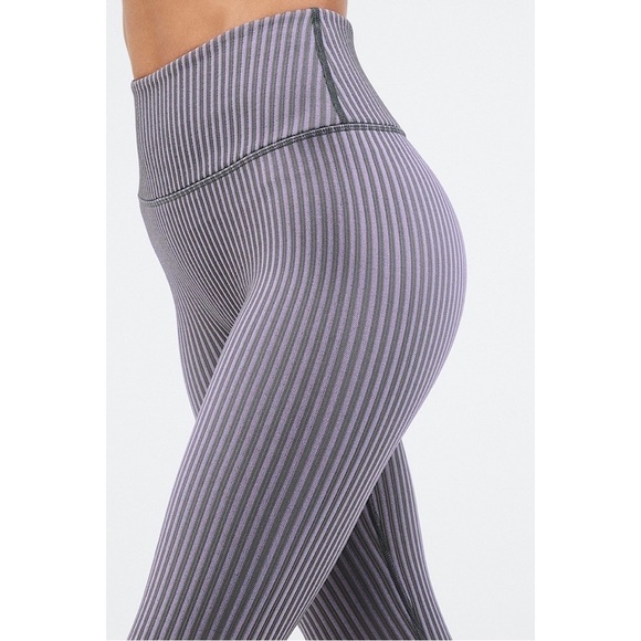 Fabletics High-Waisted Seamless Rib Leggings Iron Gray Hazy Iris Size Small - Picture 7 of 9